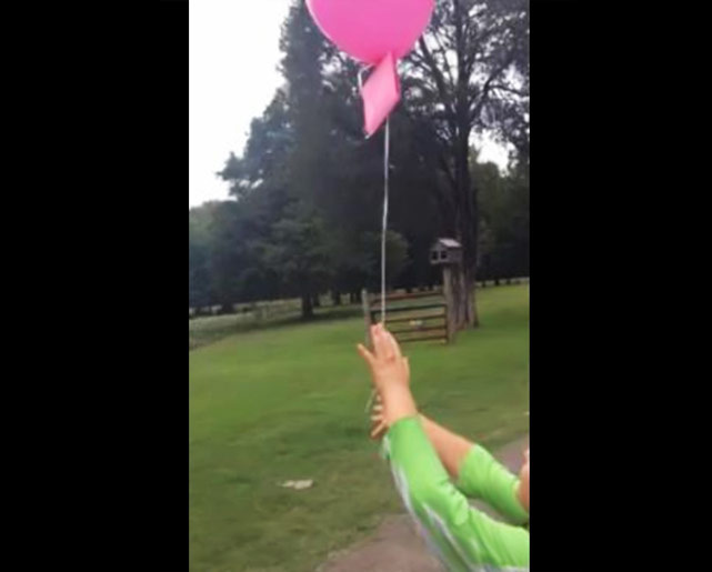 Mandou uma mensagem para a vó por um balão