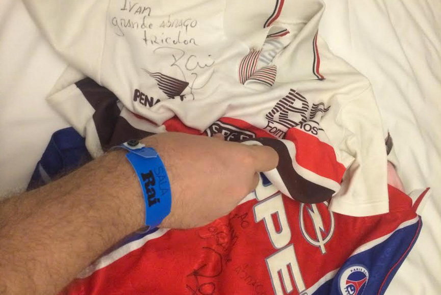 Camisas do São Paulo e Paris Saint Germain autografadas por Raí