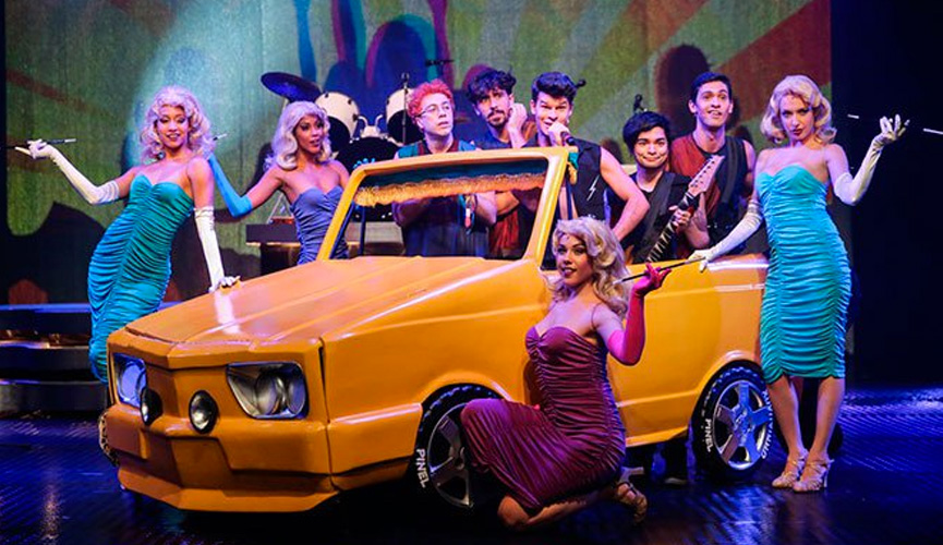 Minha Brasília amarela, tá de portas abertas, pra mó de a gente se amar...